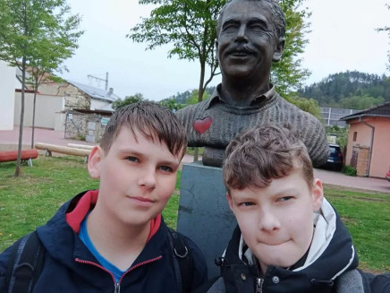 xt8uvkr84tqebfs-313230302e2e38302e31