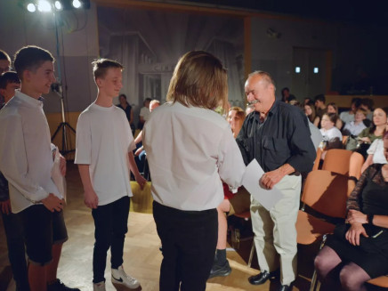 5jfgk0o12azjtes-313230302e2e38302e31